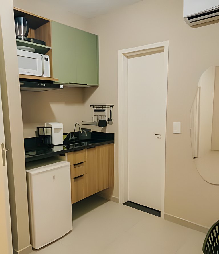 Studio ao lado da USP com piscina e academia