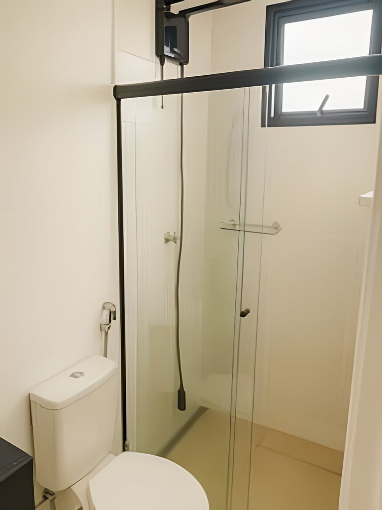 Studio ao lado da USP com piscina e academia