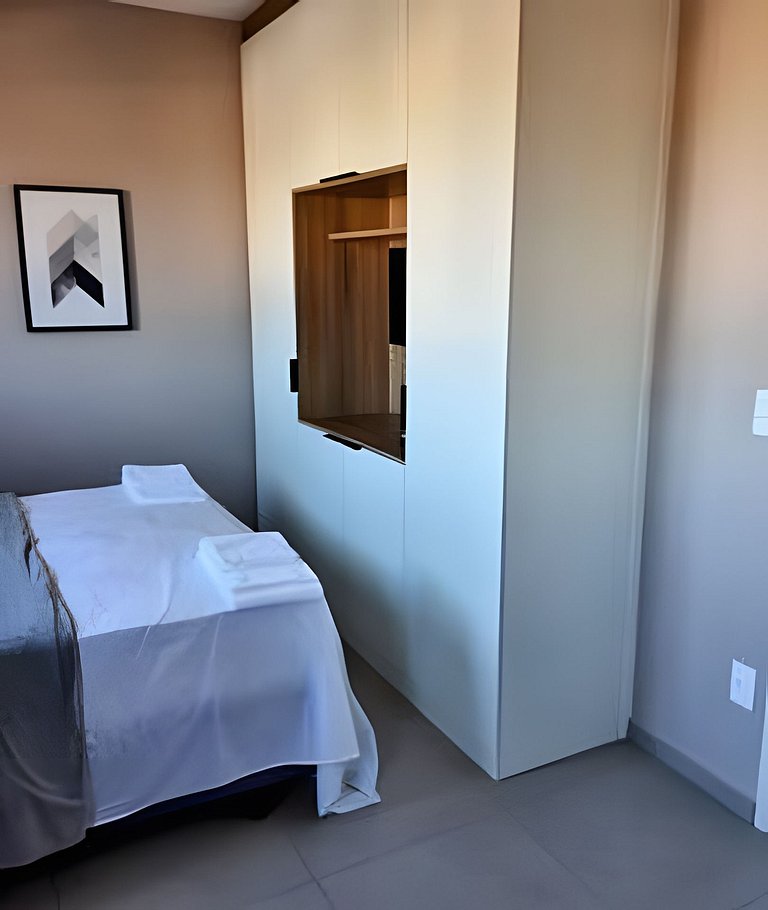 Studio ao lado da USP com piscina e academia