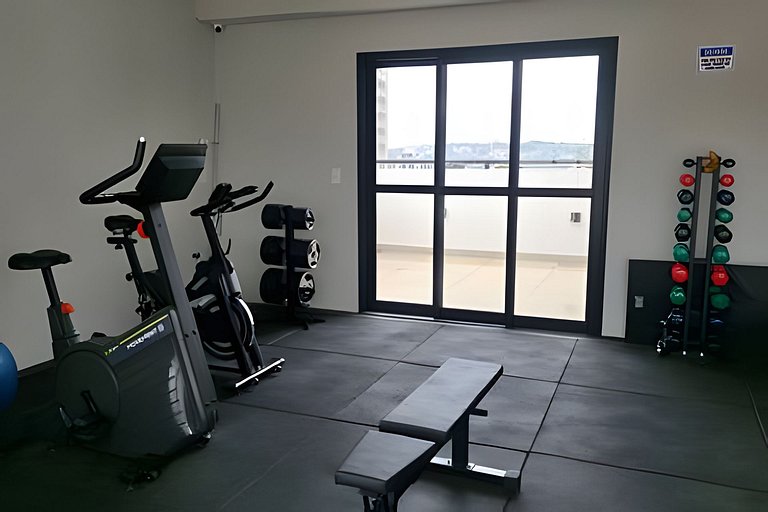 Studio ao lado da USP com piscina e academia