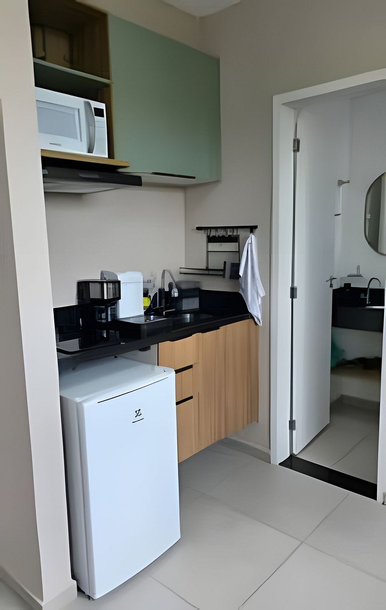 Studio ao lado da USP com piscina e academia