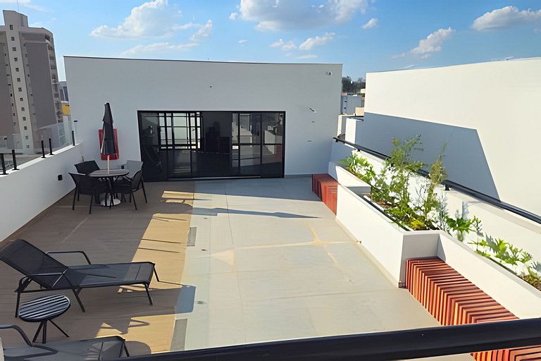 Studio próximo à USP com piscina e academia