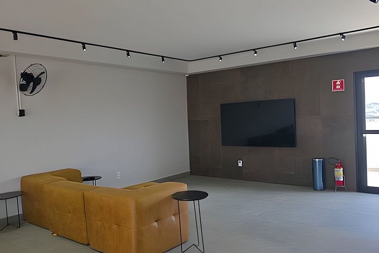 Studio próximo à USP com piscina e academia