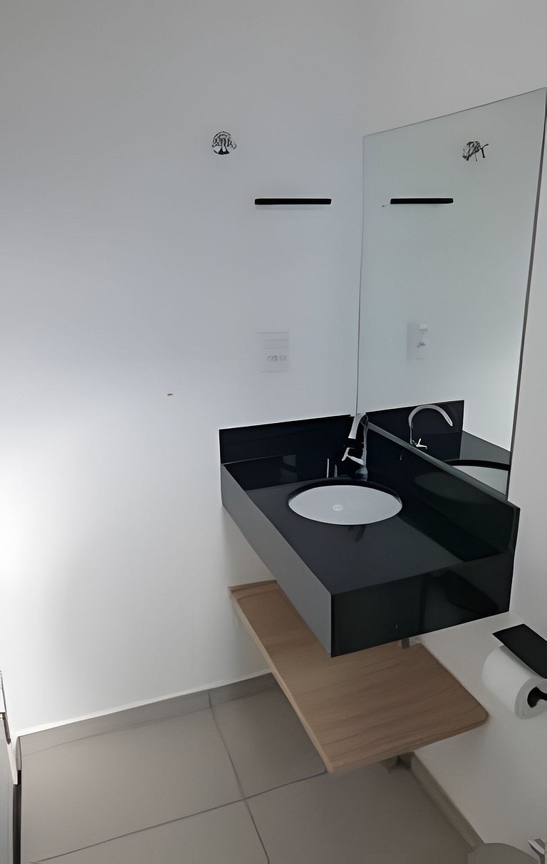 Studio ao lado da USP com piscina e academia