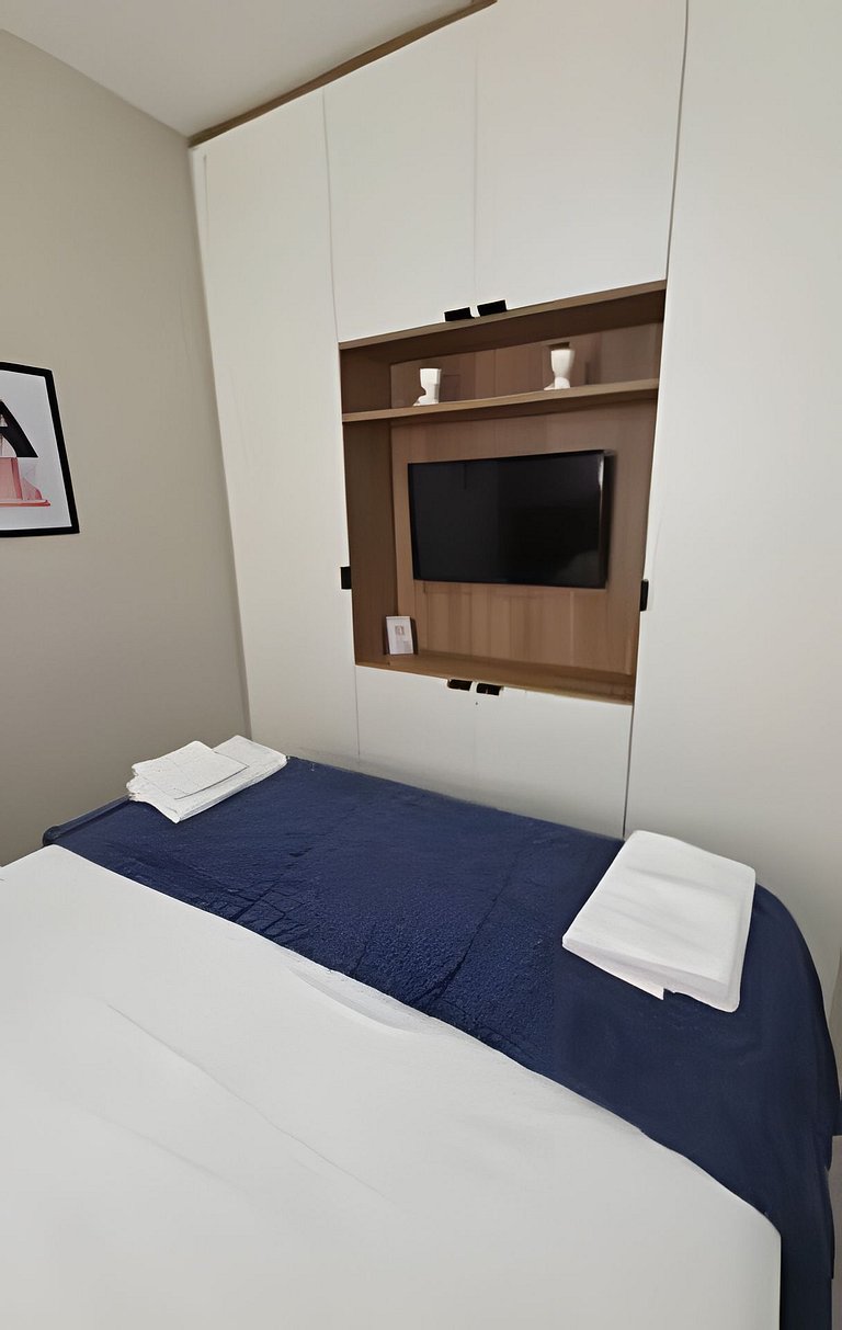 Studio ao lado da USP com piscina e academia