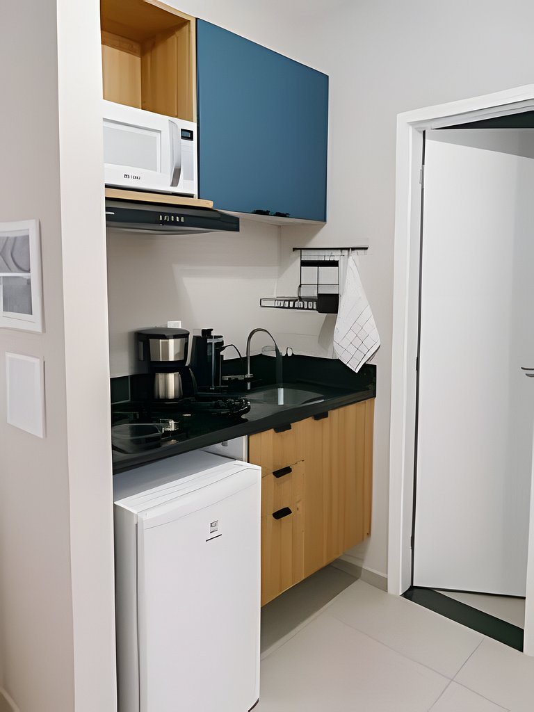 Studio ao lado da USP com piscina e academia