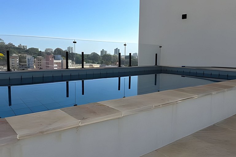 Studio ao lado da USP com piscina e academia