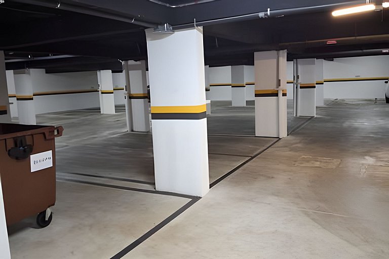 Studio ao lado da USP com piscina e academia