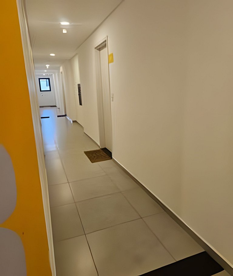 Studio ao lado da USP com piscina e academia