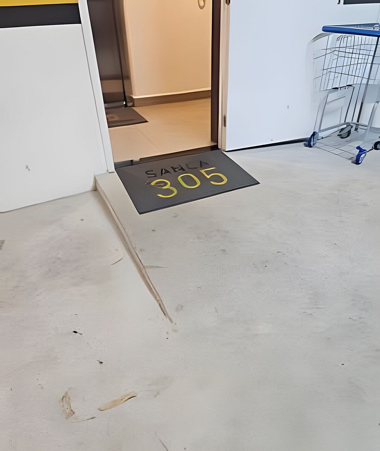 Studio ao lado da USP com piscina e academia