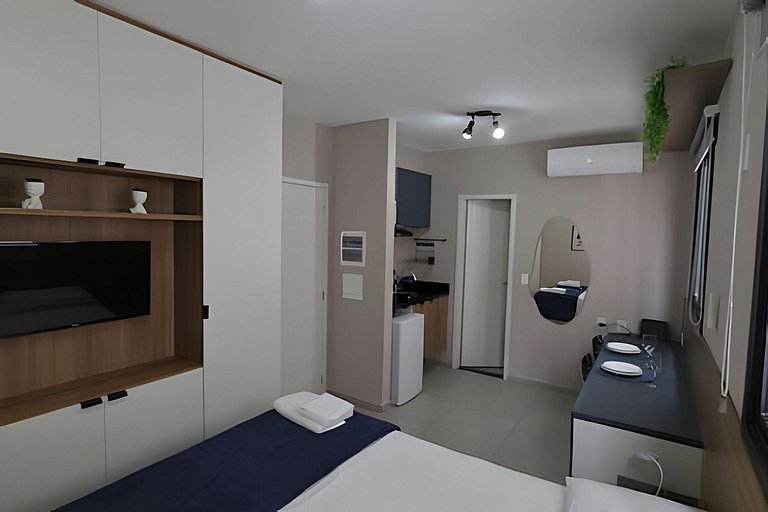 Studio ao lado da USP com piscina e academia