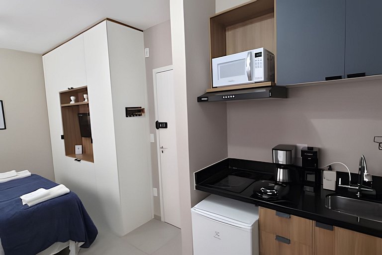 Studio ao lado da USP com piscina e academia