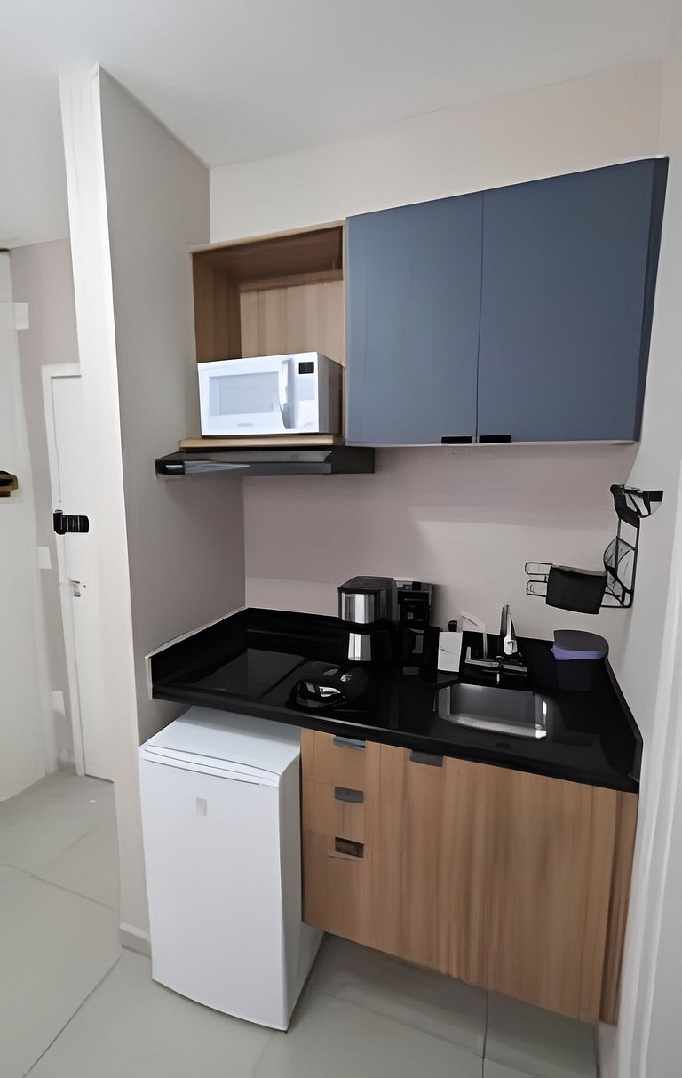 Studio ao lado da USP com piscina e academia