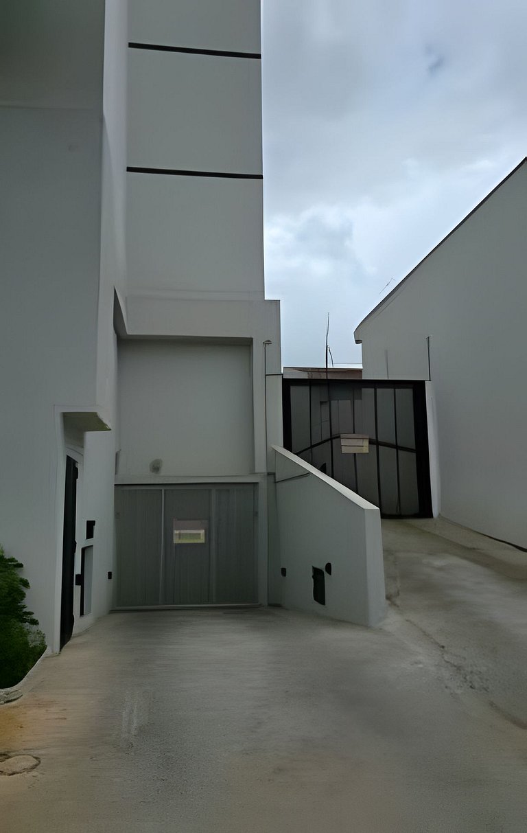 Studio ao lado da USP com piscina e academia