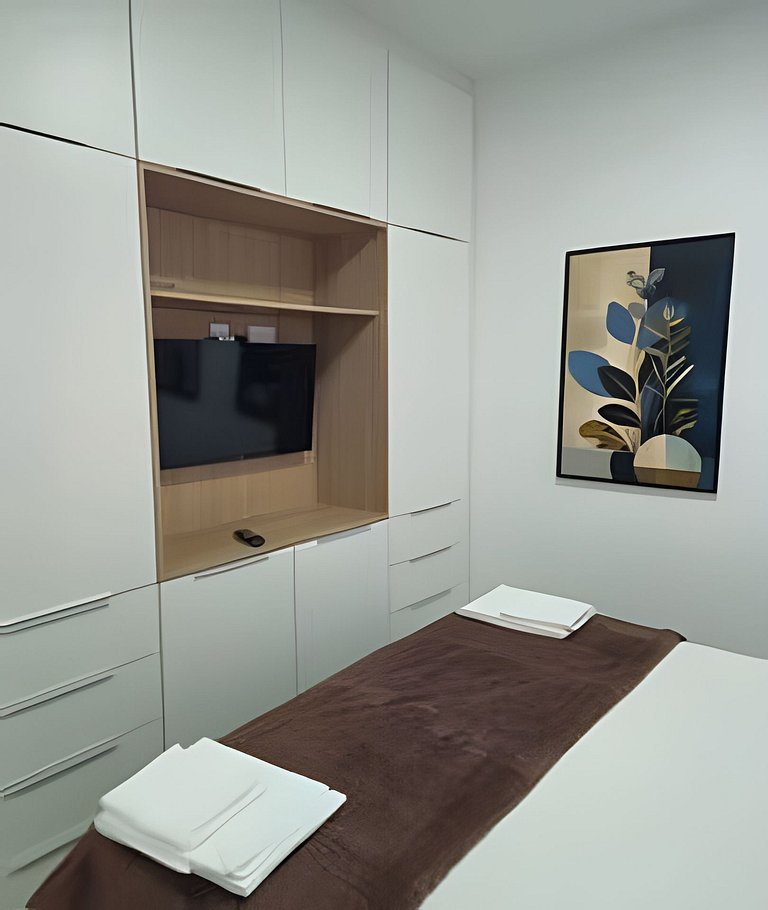 Studio completo com piscina ao lado da USP