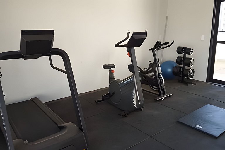 Studio completo com piscina ao lado da USP