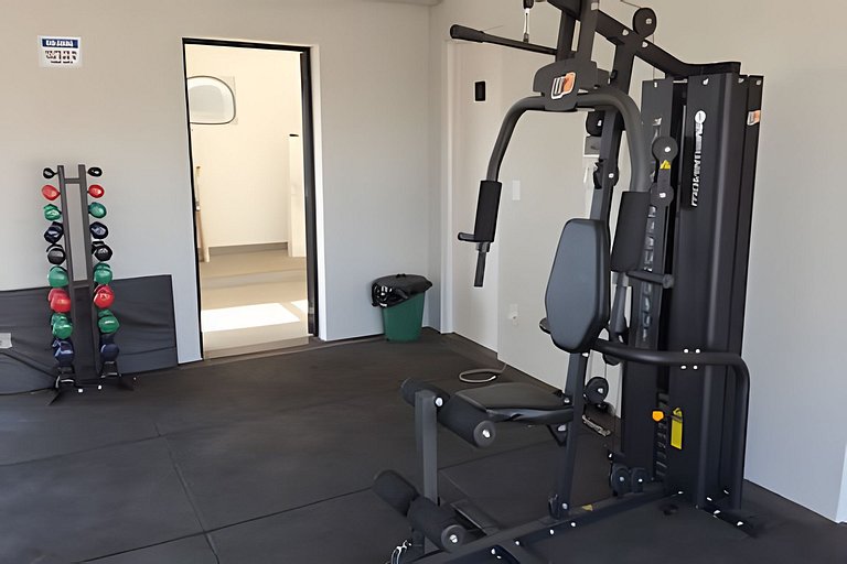 Studio completo com piscina ao lado da USP