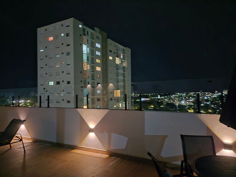 Studio próximo à USP com piscina e academia