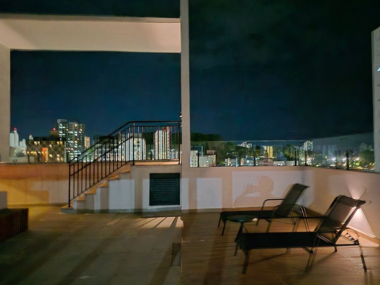 Studio ao lado da USP com piscina e academia