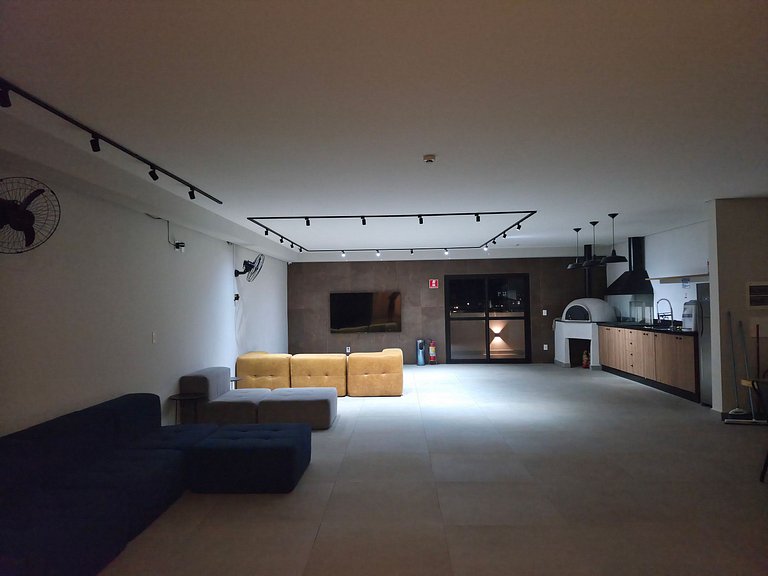 Studio próximo à USP com piscina e academia