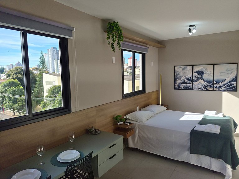 Studio ao lado da USP com piscina e academia