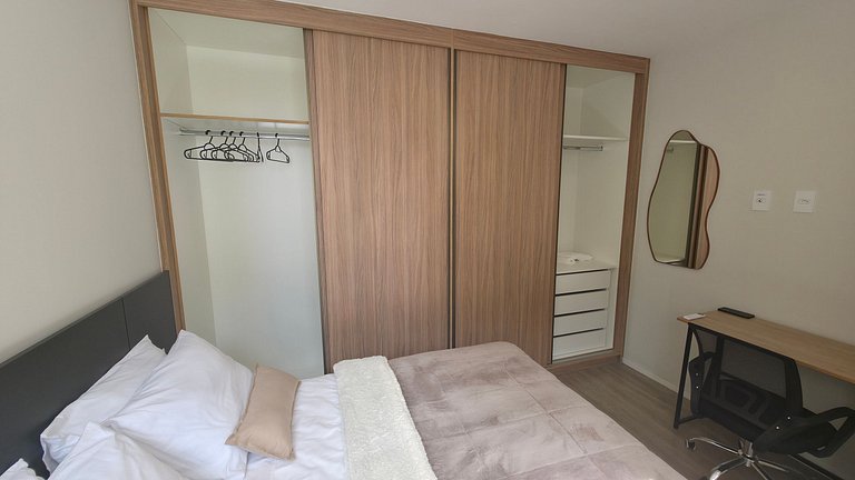 Apartamento completo com 2 quartos, ao lado do Shopping e US