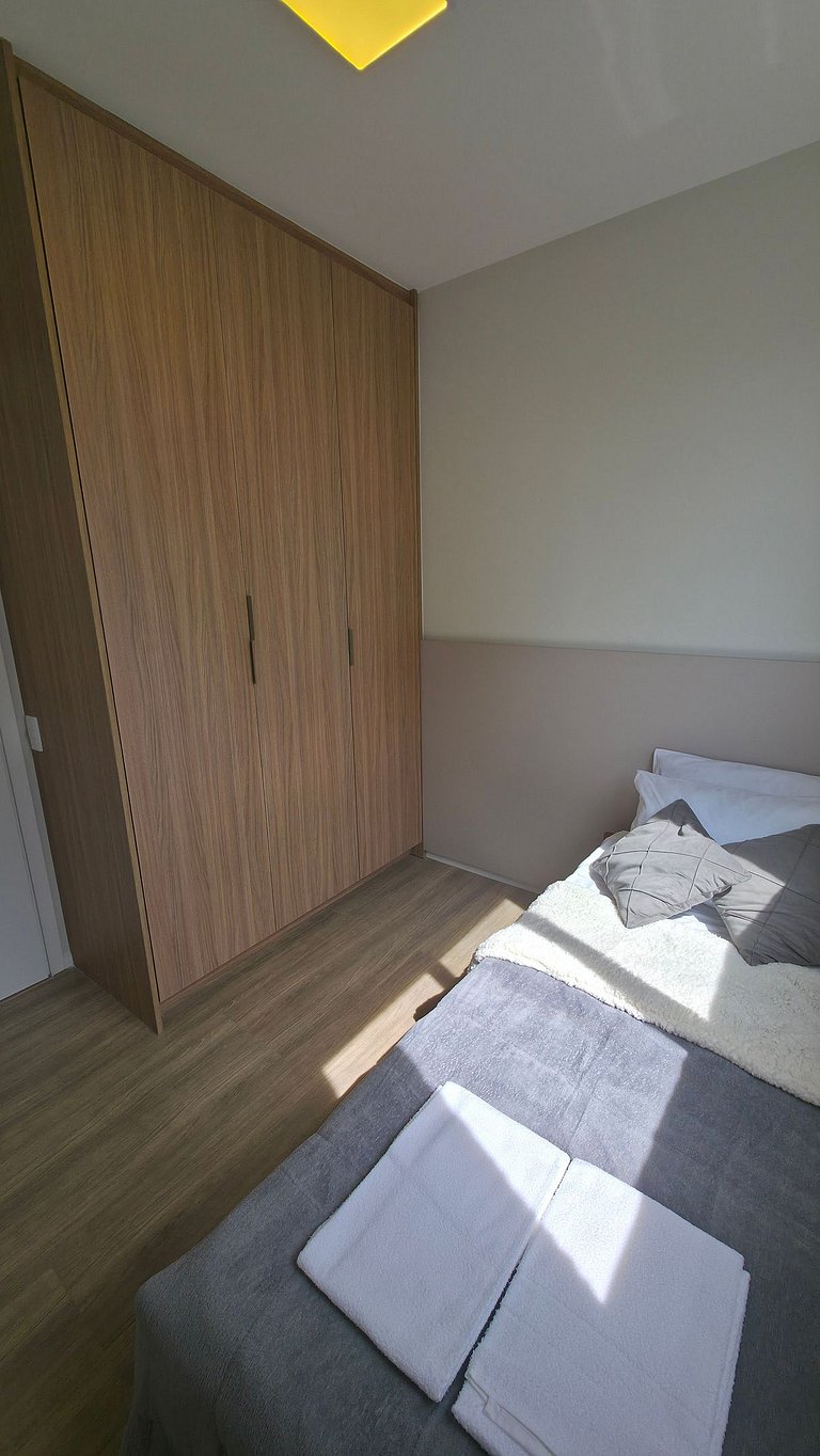 Apartamento completo com 2 quartos, ao lado do Shopping e US