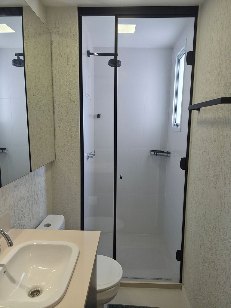 Apartamento completo com 2 quartos, ao lado do Shopping e US