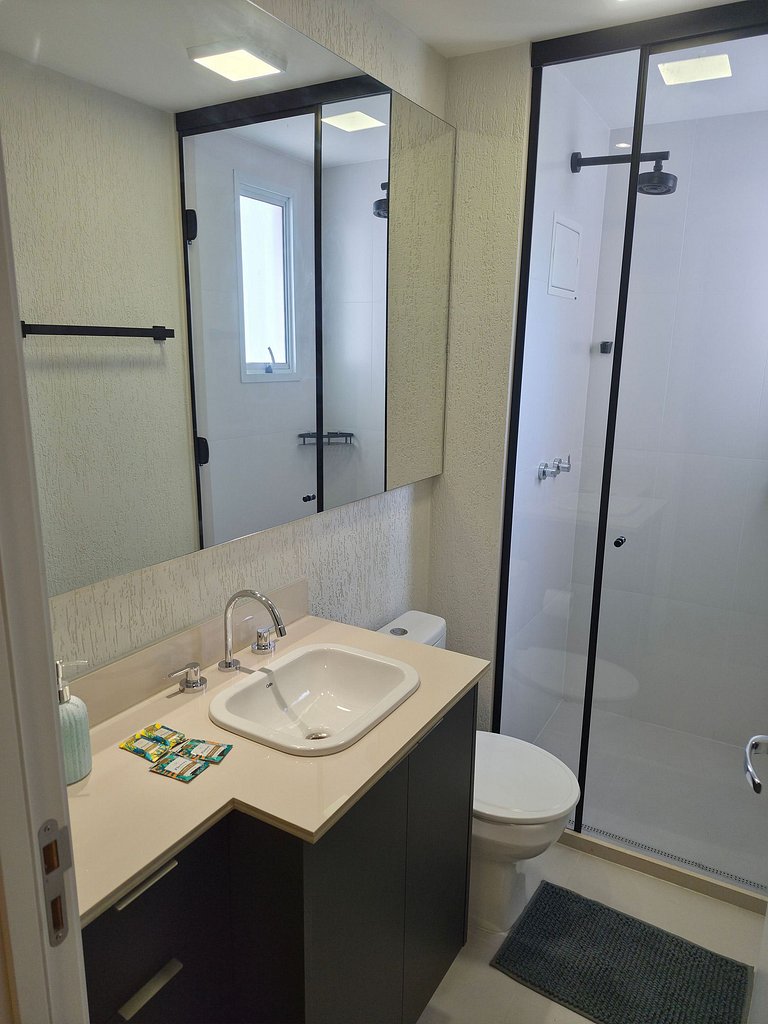 Apartamento completo com 2 quartos, ao lado do Shopping e US