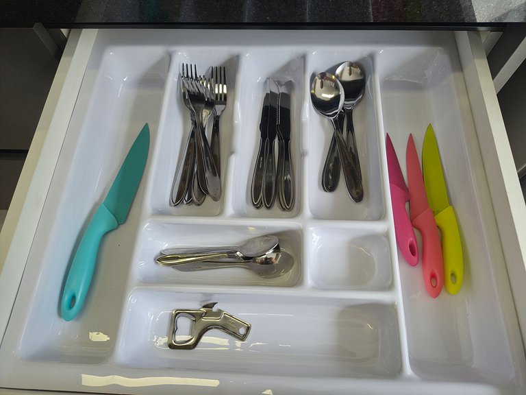 Apartamento completo com 2 quartos, ao lado do Shopping e US