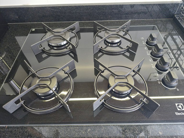 Apartamento completo com 2 quartos, ao lado do Shopping e US