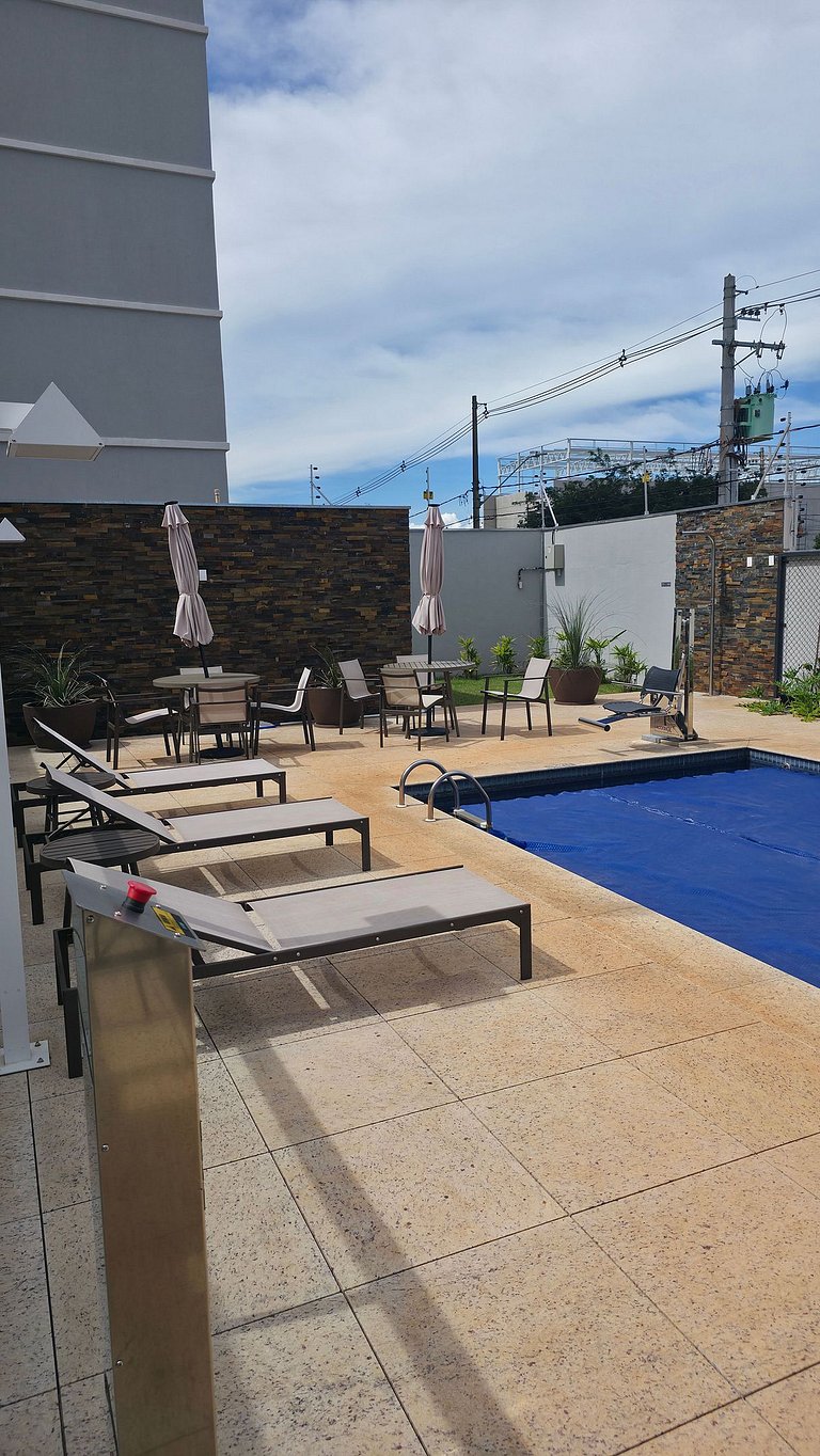 Apartamento completo com 2 quartos, ao lado do Shopping e US