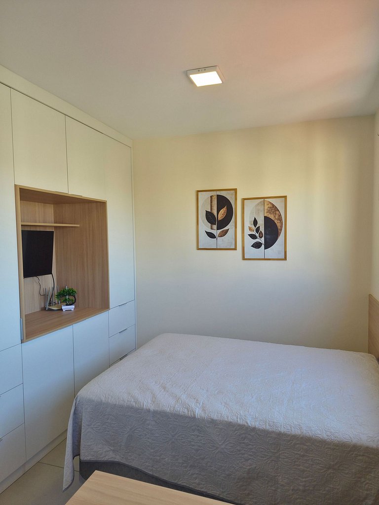 Studio ao lado da USP com piscina e academia