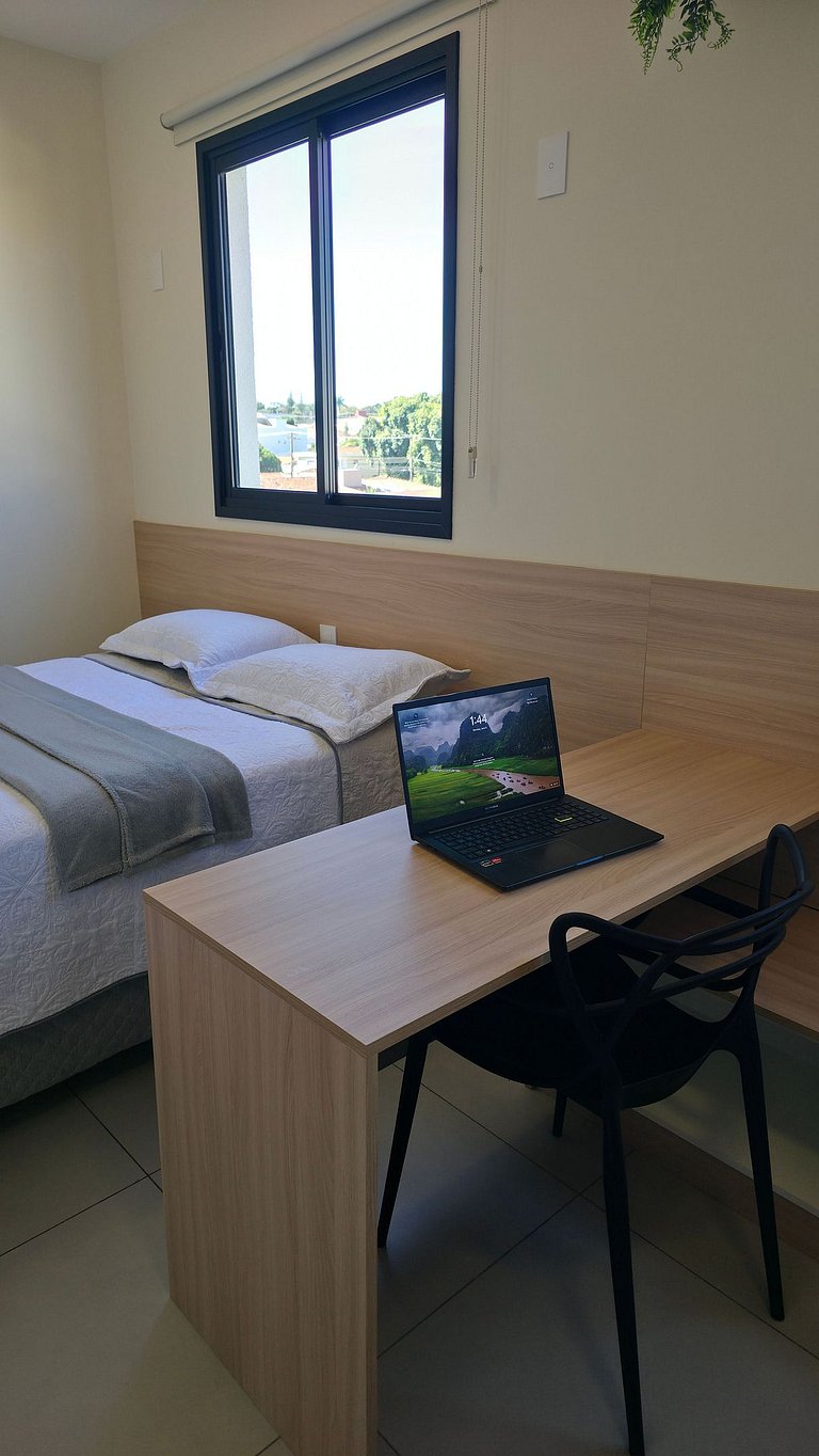 Studio ao lado da USP com piscina e academia