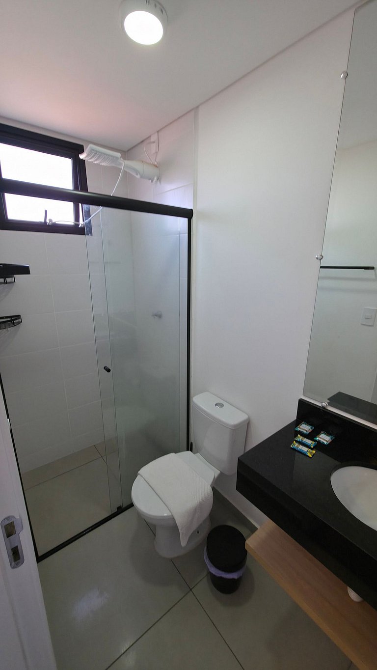 Studio ao lado da USP com piscina e academia
