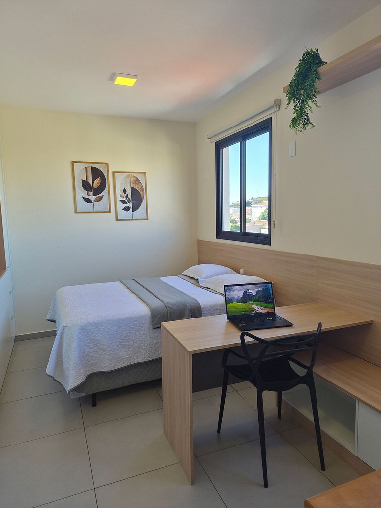 Studio ao lado da USP com piscina e academia