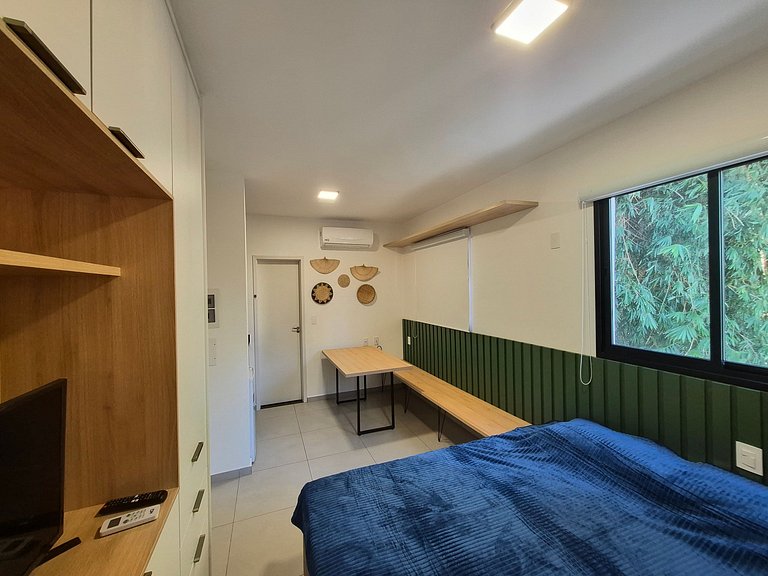 Studio ao lado da USP com piscina e academia