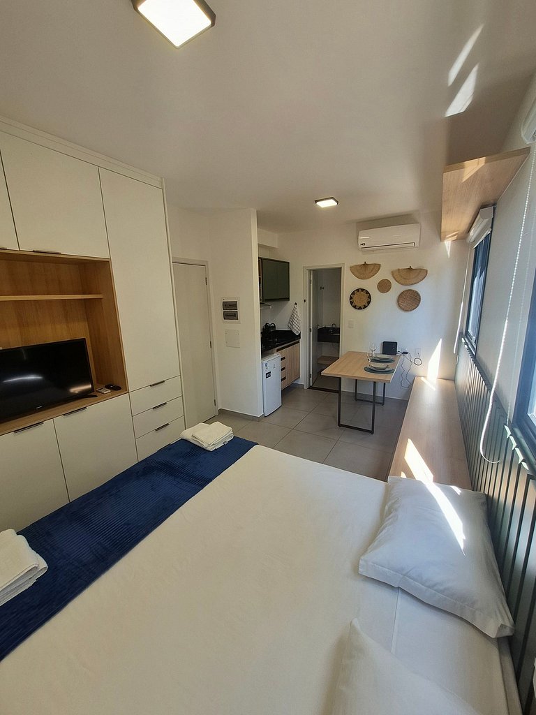 Studio ao lado da USP com piscina e academia