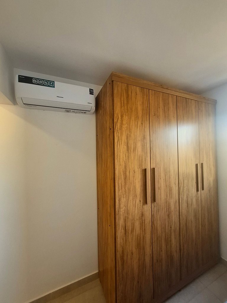Apartamento completo com 2 quartos no centro