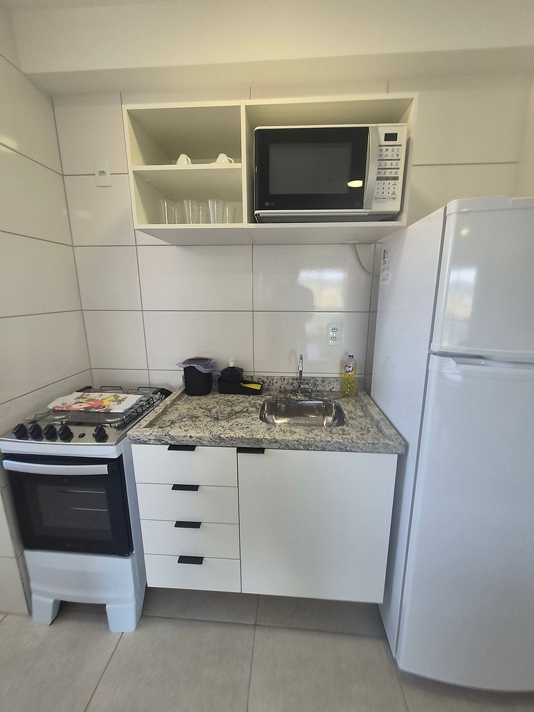 Apartamento completo com 2 quartos no centro