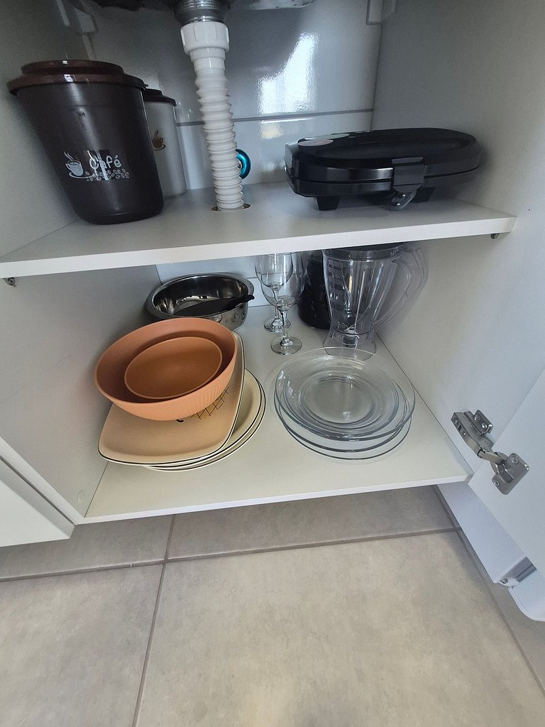 Apartamento completo com 2 quartos no centro