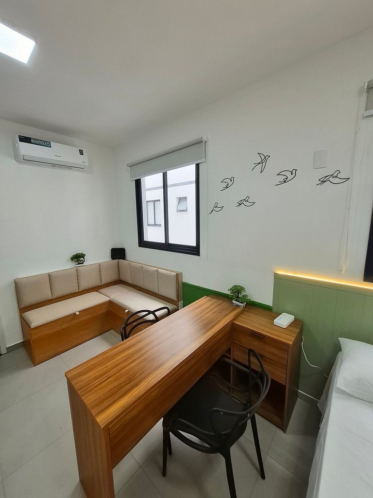 Studio ao lado da USP com piscina e academia