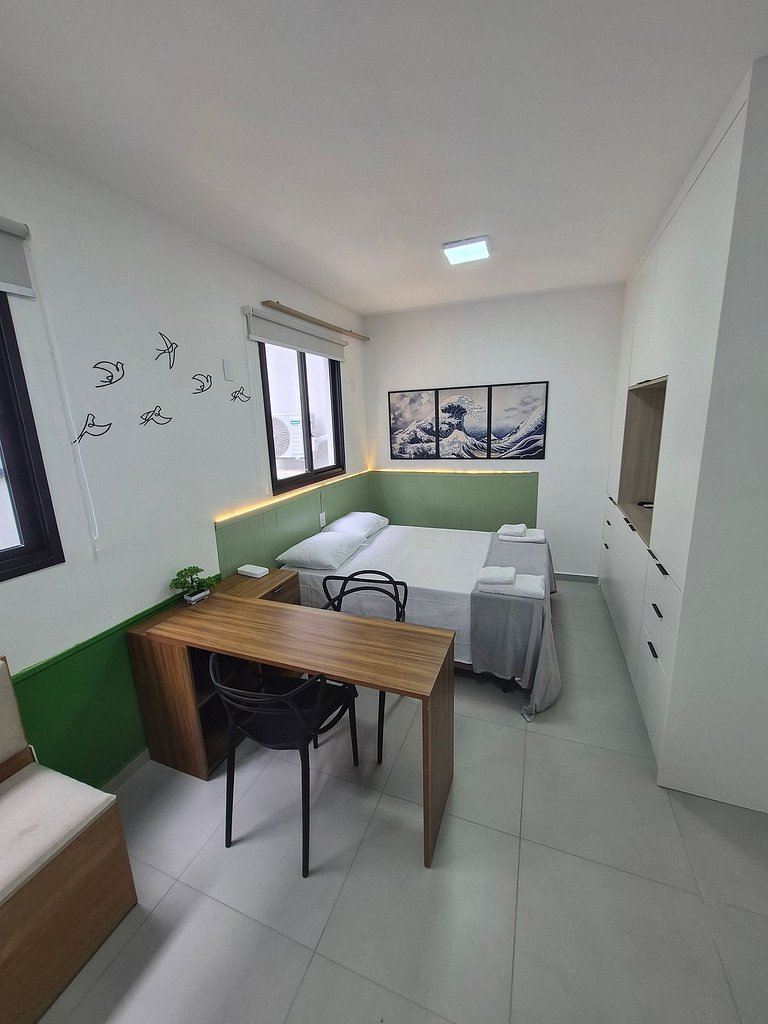 Studio ao lado da USP com piscina e academia
