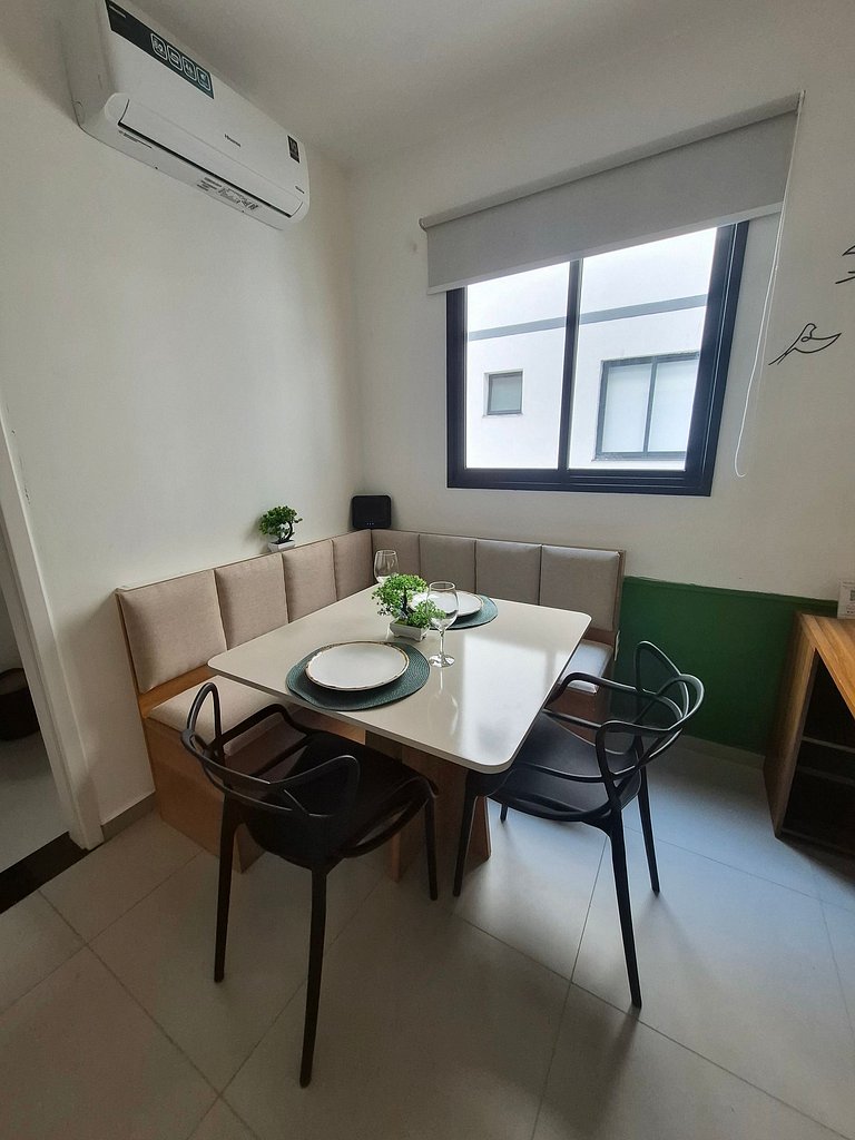 Studio ao lado da USP com piscina e academia